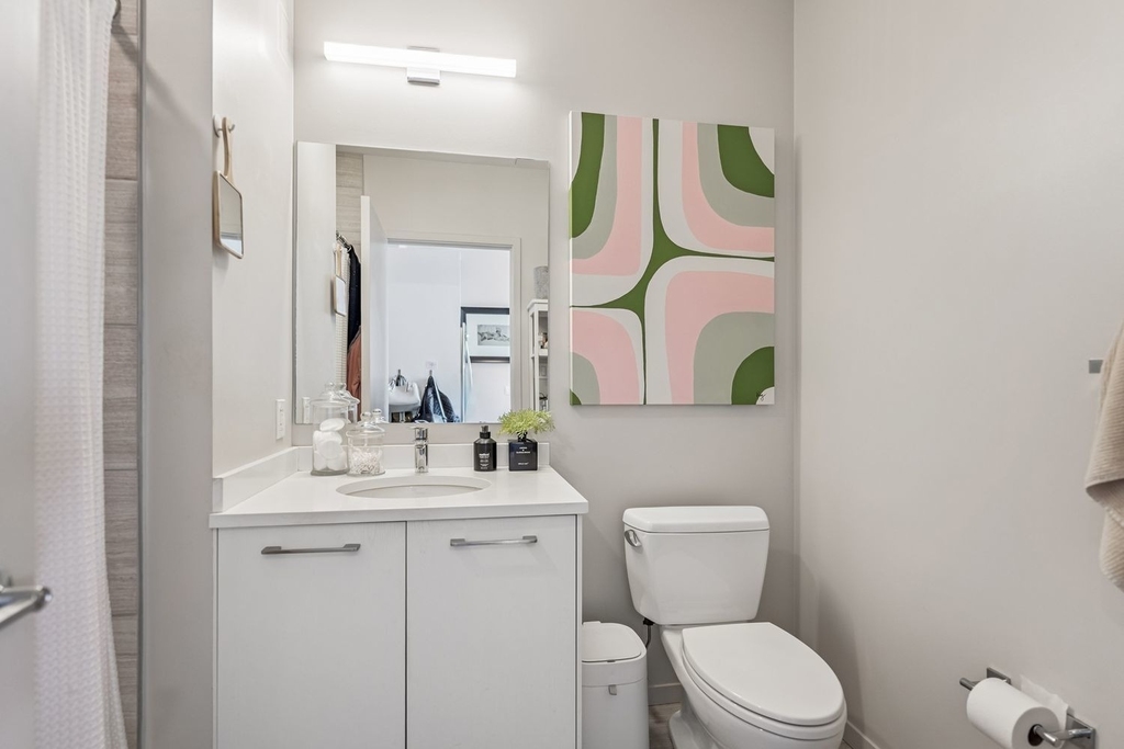 8 E Huron Street - Photo 4