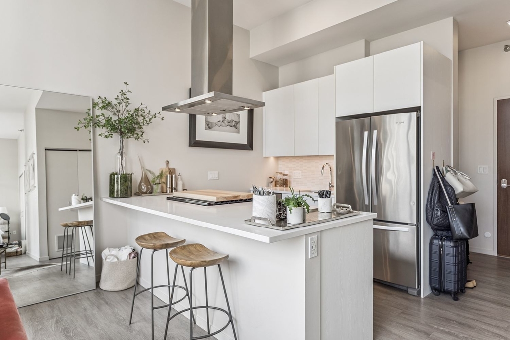8 E Huron Street - Photo 6