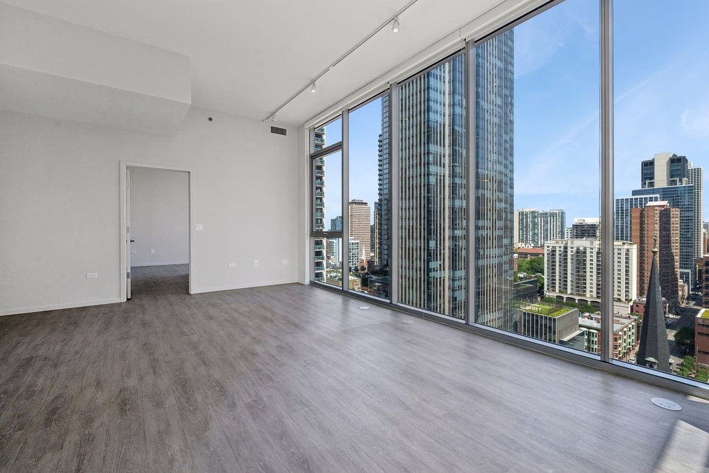 8 E Huron Street - Photo 6