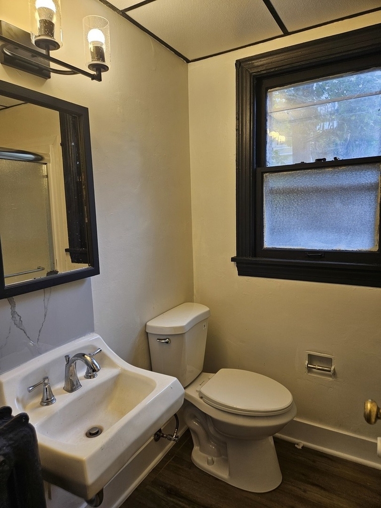 517 E Chicago Street - Photo 5