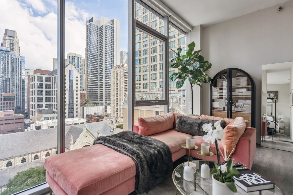 8 E Huron Street - Photo 6