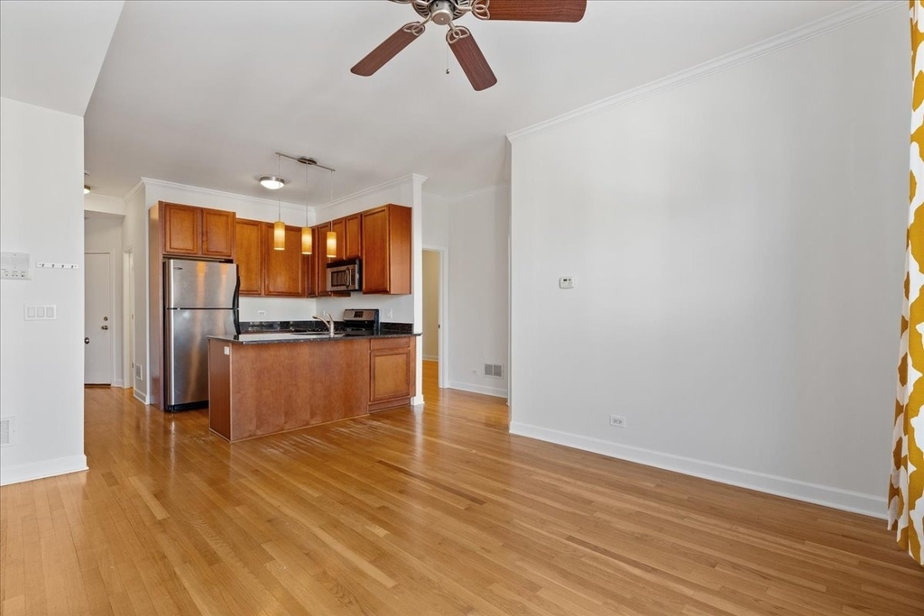 2712 N Kedzie Avenue - Photo 3