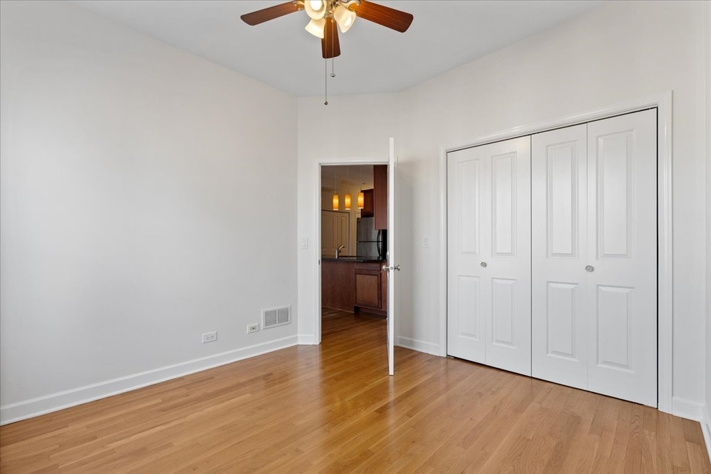 2712 N Kedzie Avenue - Photo 9