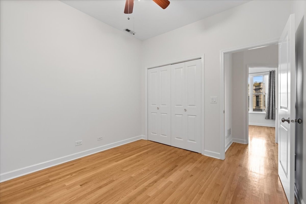 2712 N Kedzie Avenue - Photo 11