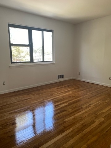 257-30 149th - Photo 2
