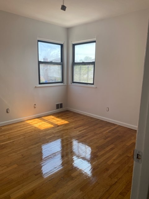 257-30 149th - Photo 11