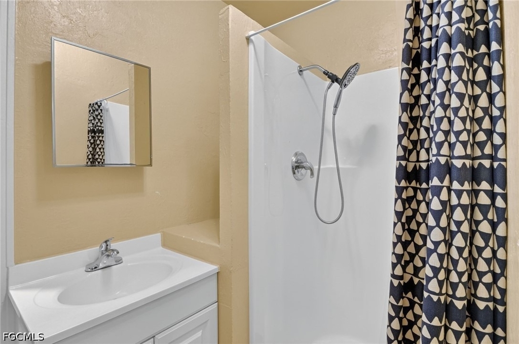 1484 Linhart Avenue - Photo 14