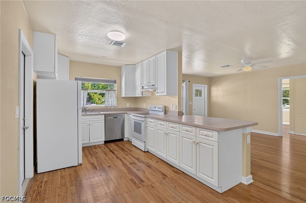 1484 Linhart Avenue - Photo 9
