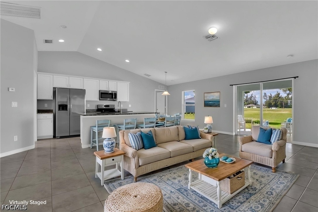 1736 Ne 1st Avenue - Photo 1