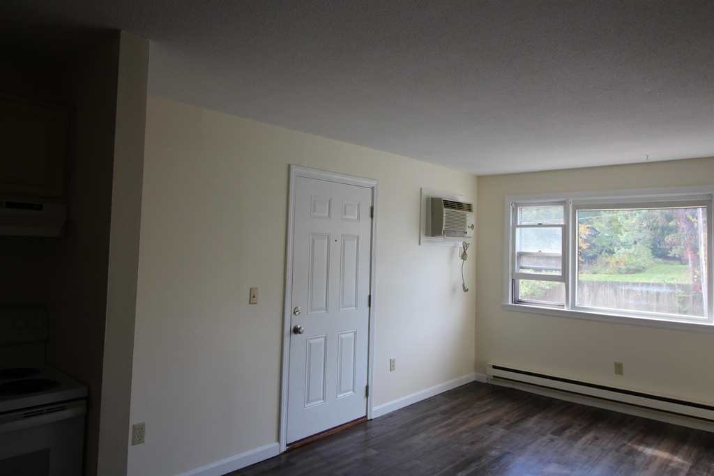 73 East Broadway - Photo 4