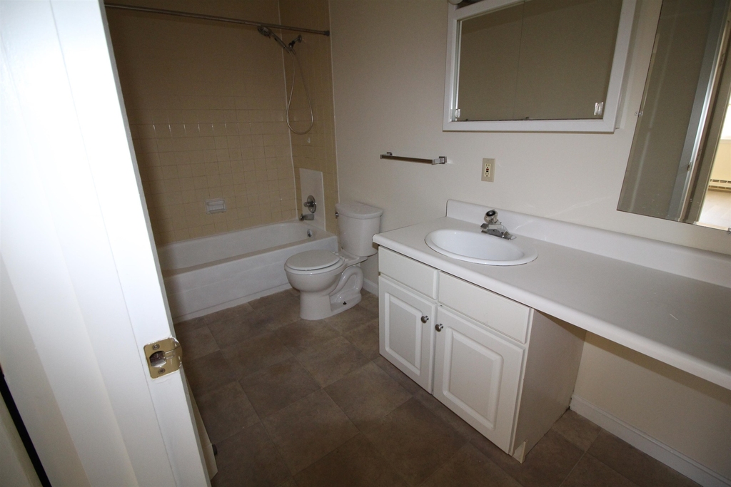 73 East Broadway - Photo 12