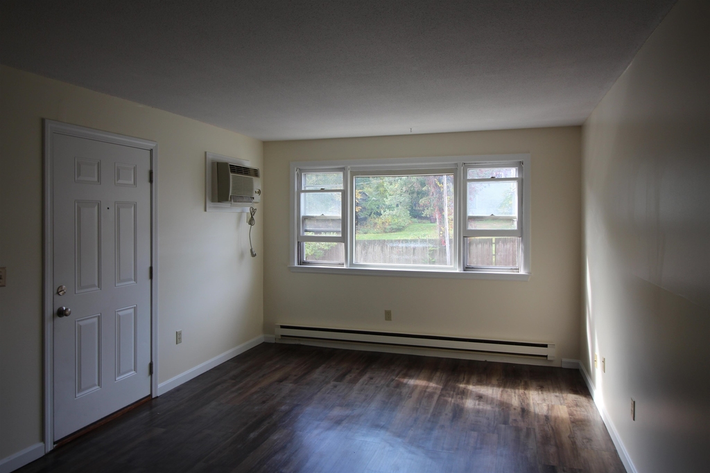 73 East Broadway - Photo 3