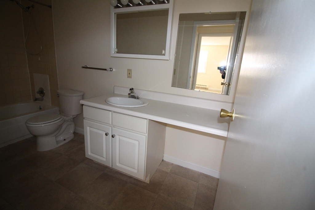 73 East Broadway - Photo 14