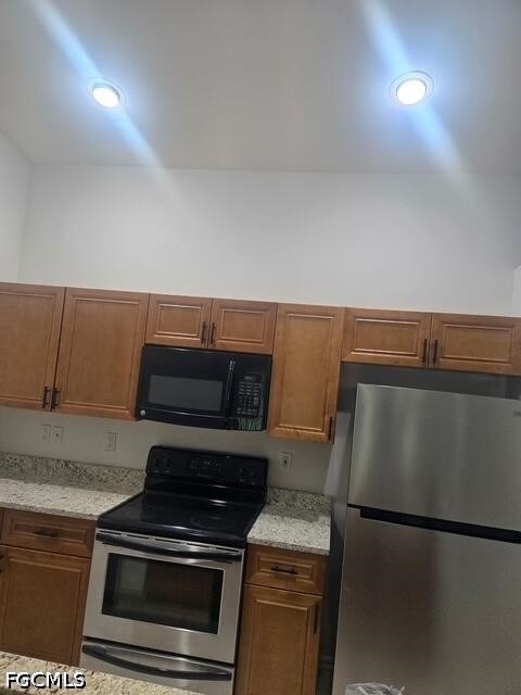 207 Se 23rd Place - Photo 3
