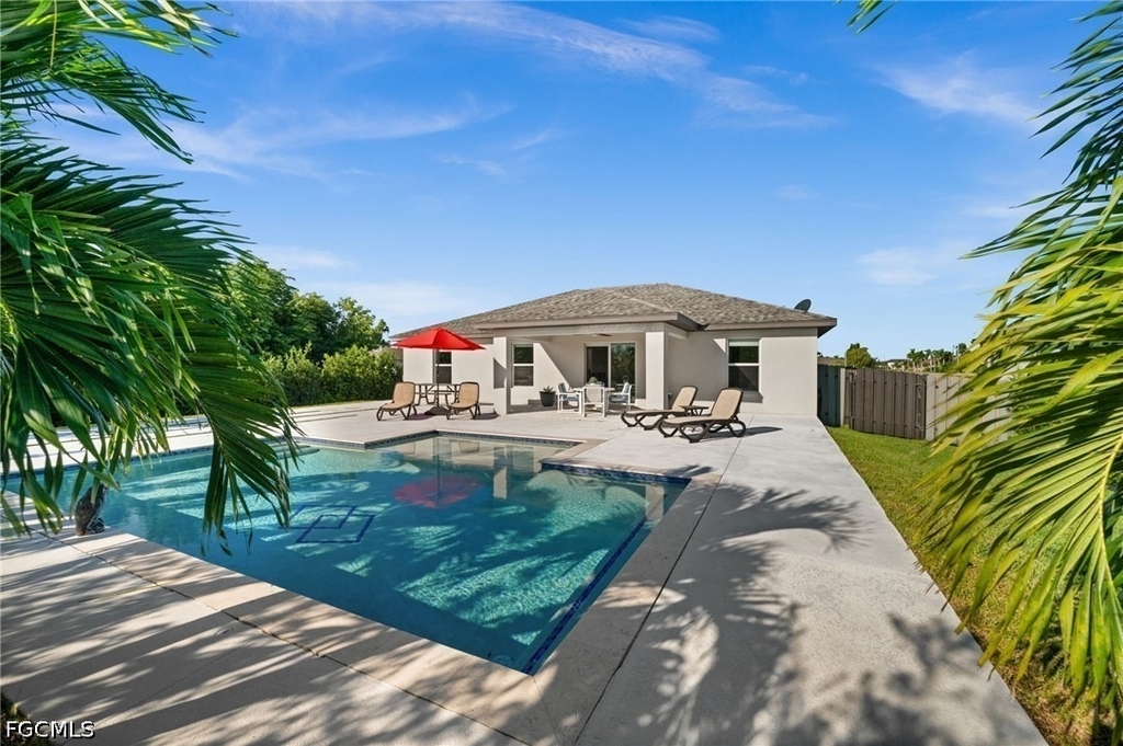 415 Sw 31st Place - Photo 2