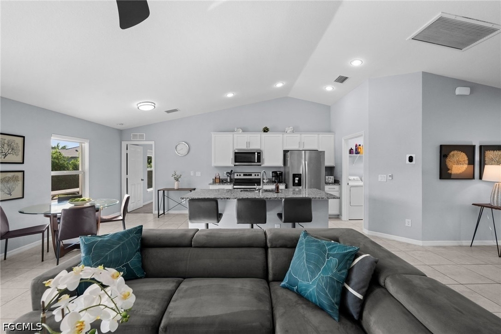 415 Sw 31st Place - Photo 11