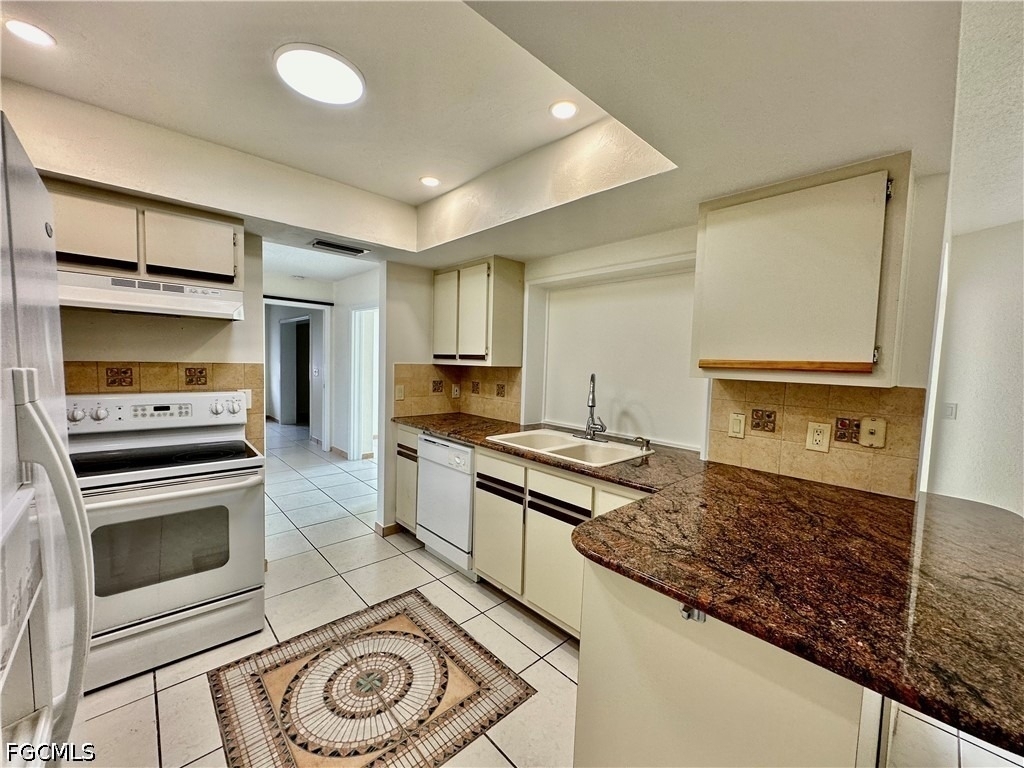 1902 Se 14th Street - Photo 3