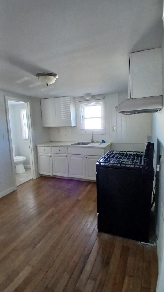 8 Jones - Photo 5