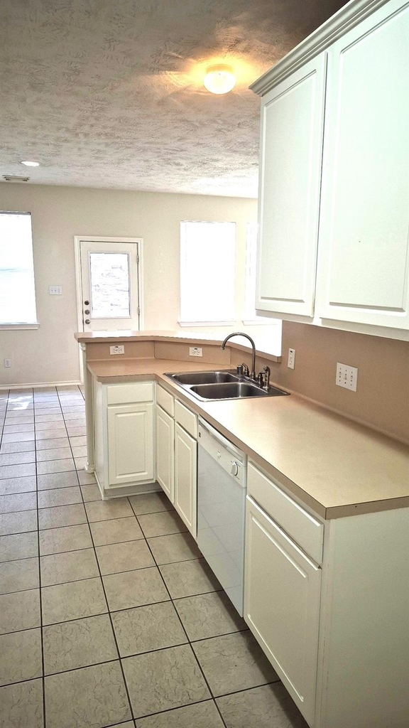 16215 Sandy Path - Photo 3