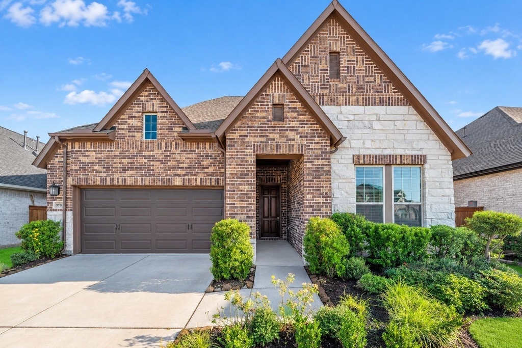19914 Valentina Pointe Drive - Photo 1