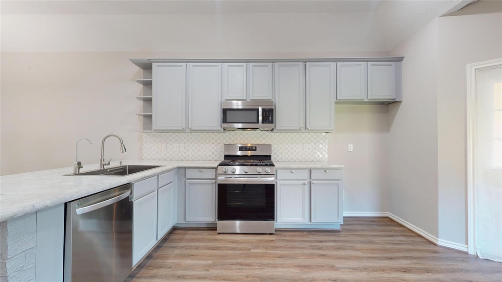 1214 Sand Pines - Photo 14