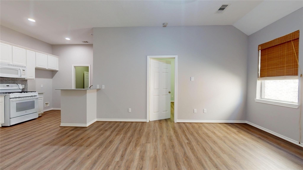 1214 Sand Pines - Photo 31