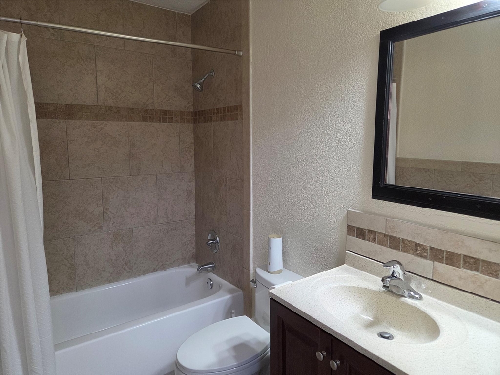15214 Beechnut Street - Photo 6