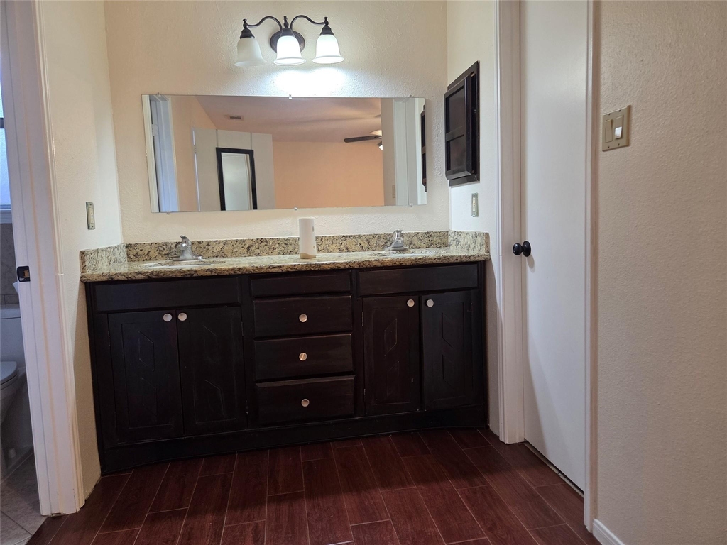 15214 Beechnut Street - Photo 9