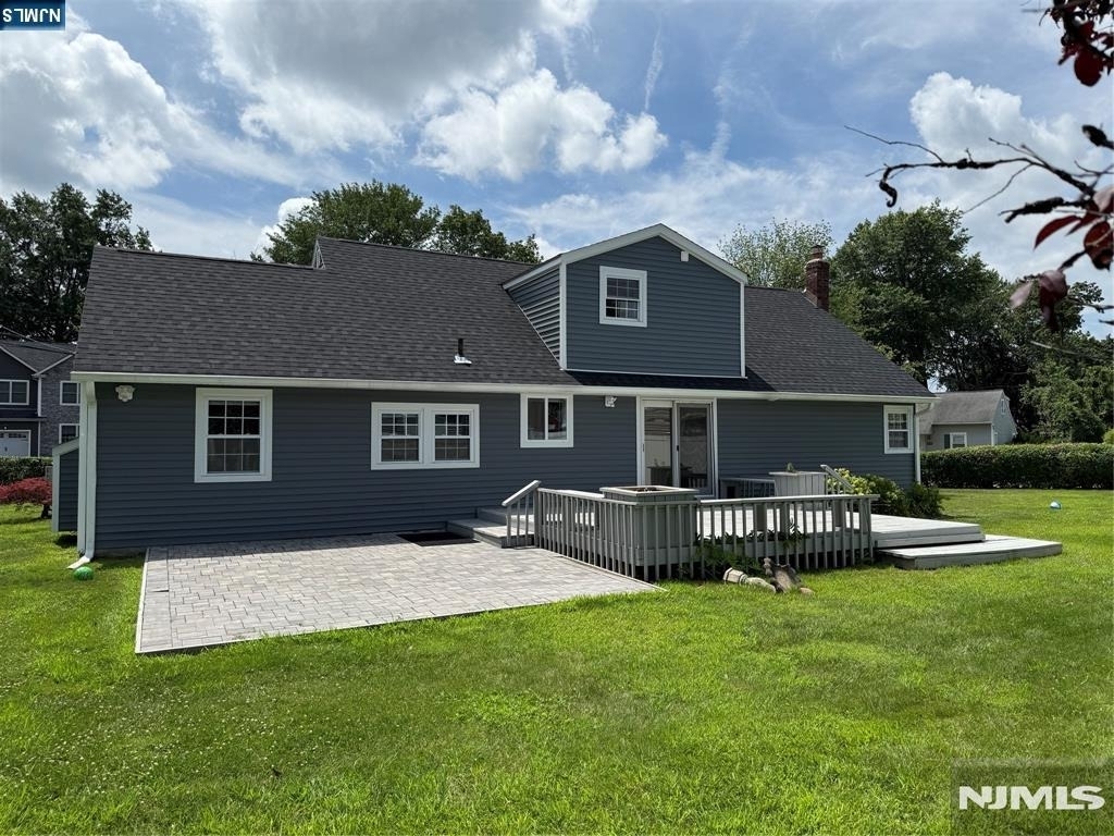 987 Pleasant - Photo 1