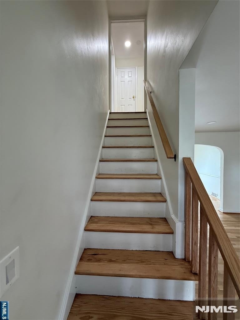 987 Pleasant - Photo 9