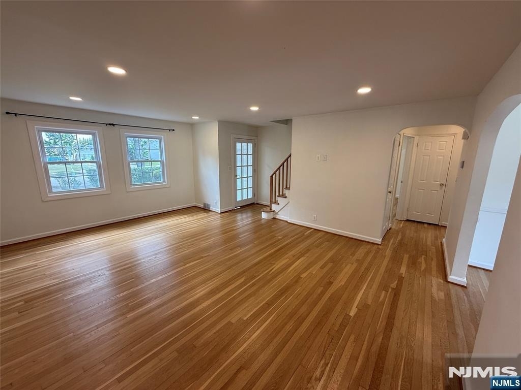 987 Pleasant - Photo 7
