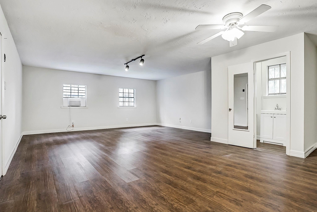 9402 Bevlyn Drive - Photo 12