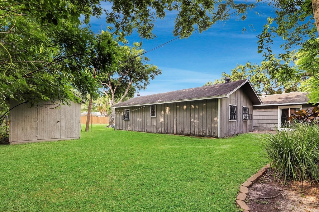 9402 Bevlyn Drive - Photo 13