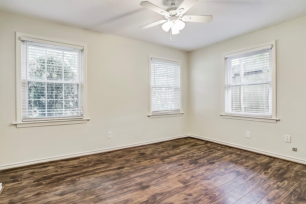 9402 Bevlyn Drive - Photo 8