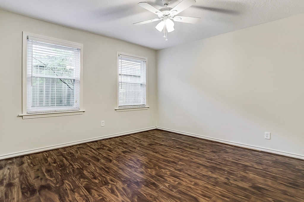 9402 Bevlyn Drive - Photo 10