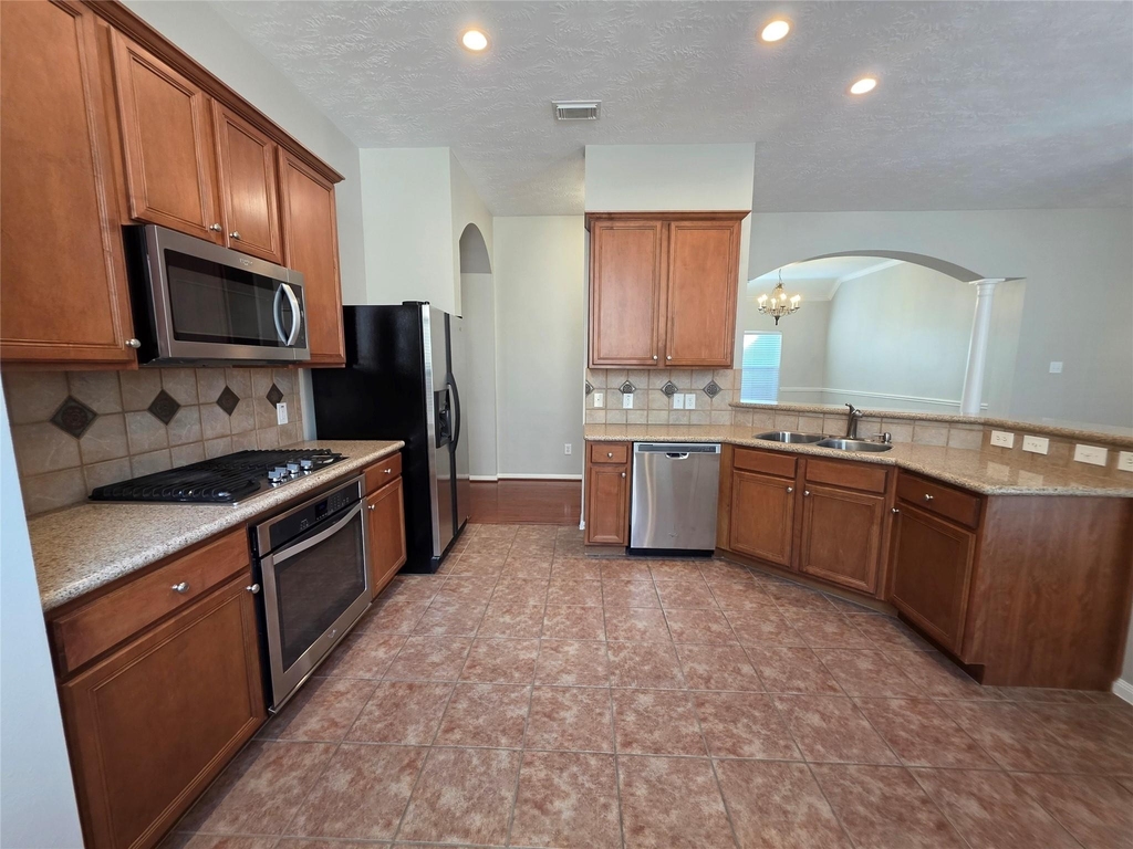 5221 Cottonwood Creek Lane - Photo 7