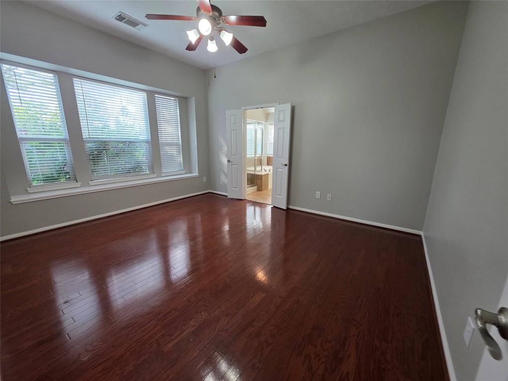 5221 Cottonwood Creek Lane - Photo 10