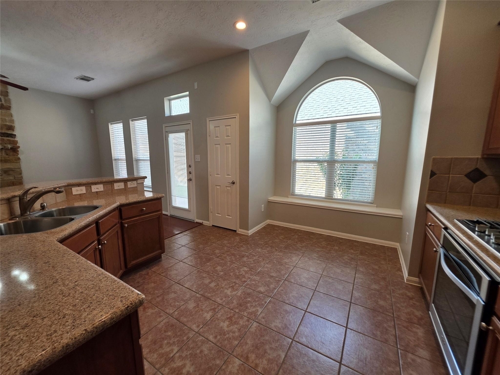 5221 Cottonwood Creek Lane - Photo 8