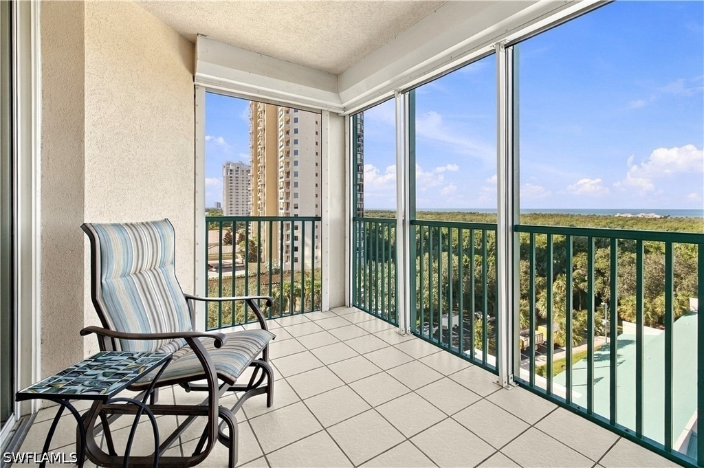 7515 Pelican Bay Boulevard - Photo 8