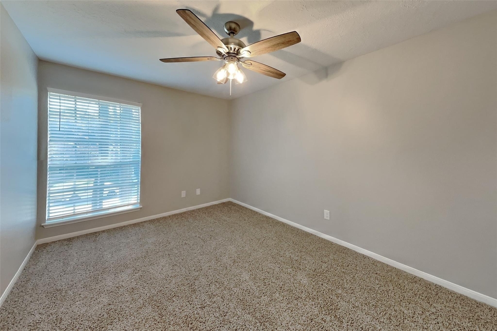 3303 Knoll Manor Drive - Photo 13