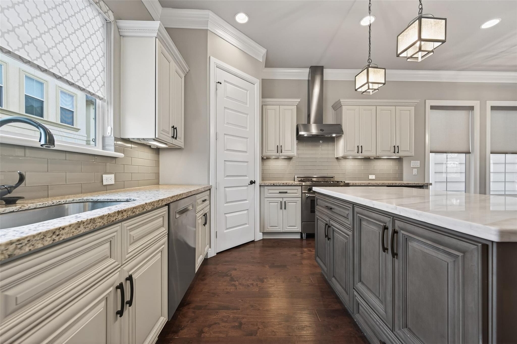 1429 W 21st Street - Photo 11