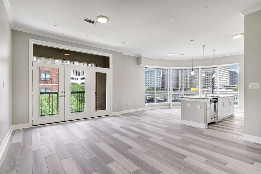 300 St Joseph Parkway - Photo 5