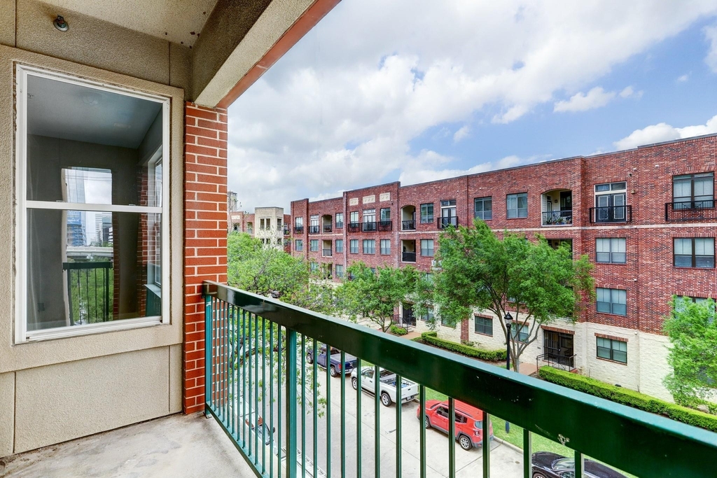 300 St Joseph Parkway - Photo 16