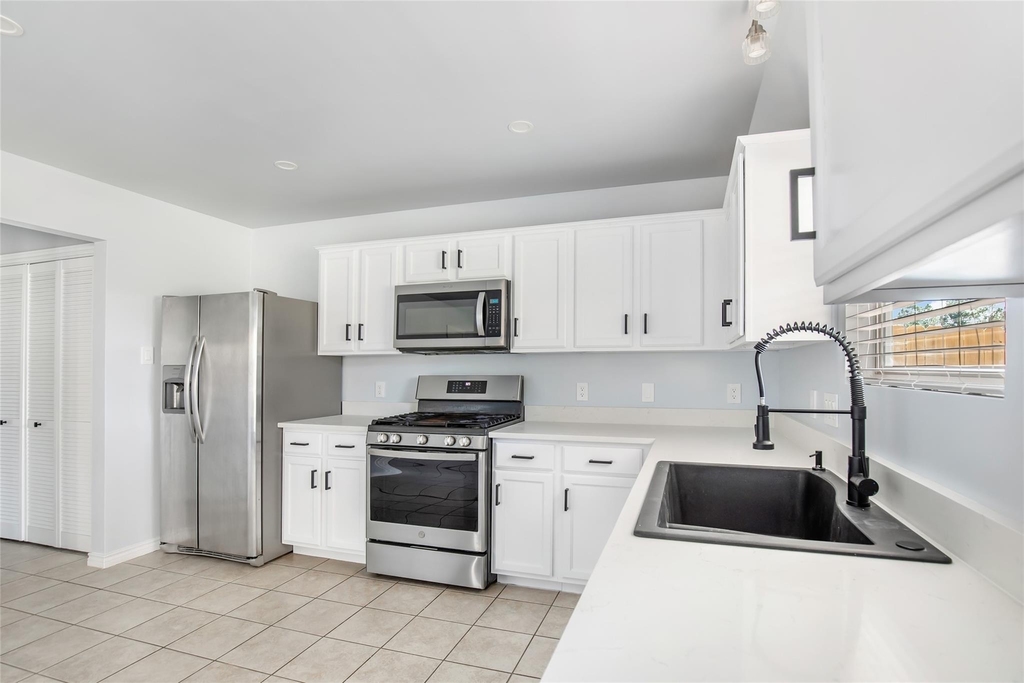 639 Trail Springs Court - Photo 9