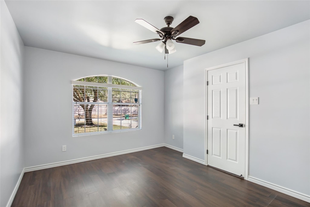 639 Trail Springs Court - Photo 5