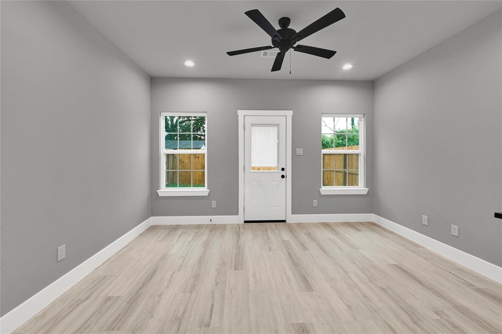 7415 Hezekiah Ln - Photo 12