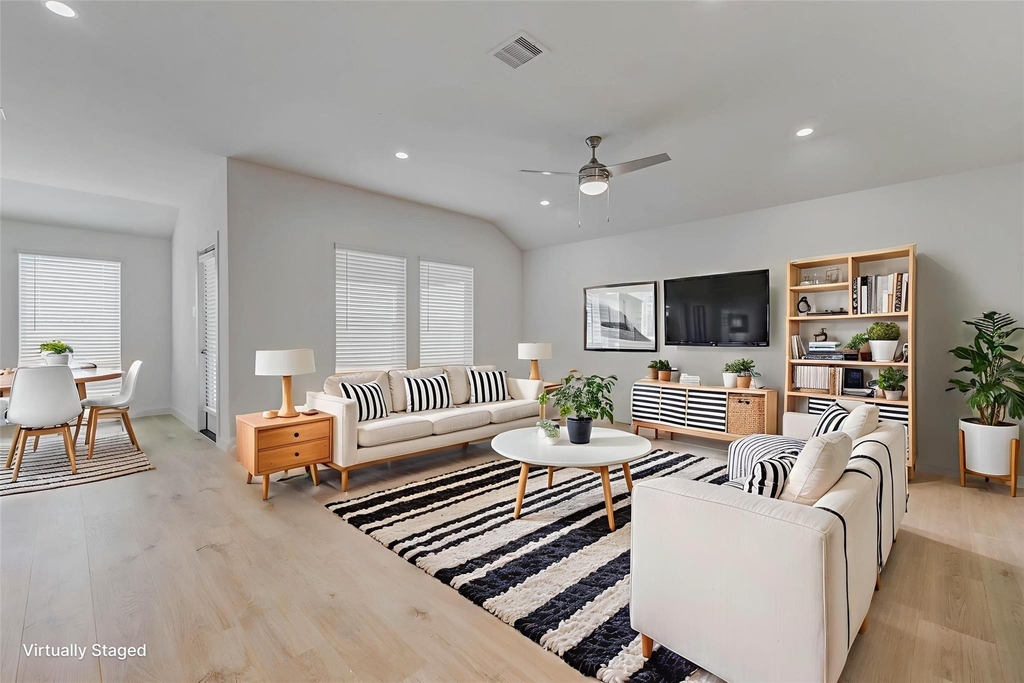 30307 Lighthouse Bluff Lane - Photo 5