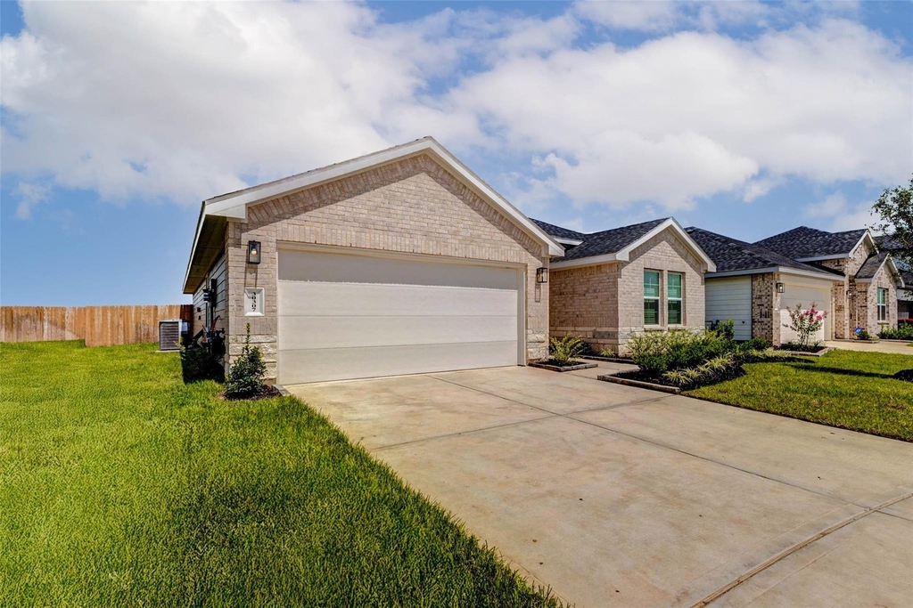 30307 Lighthouse Bluff Lane - Photo 2
