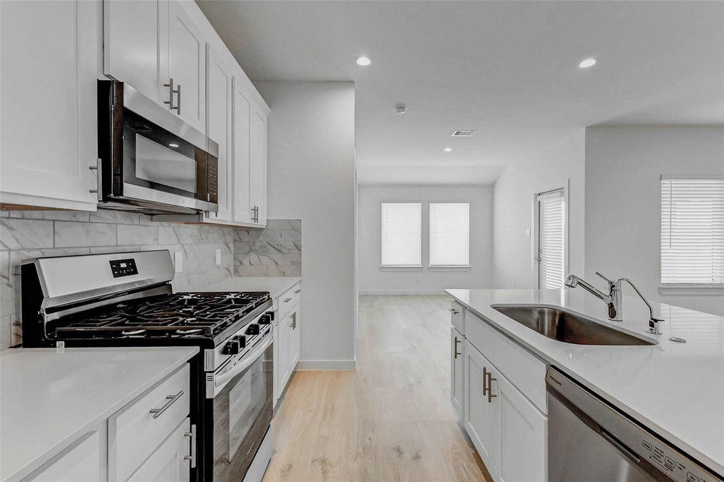 30307 Lighthouse Bluff Lane - Photo 10