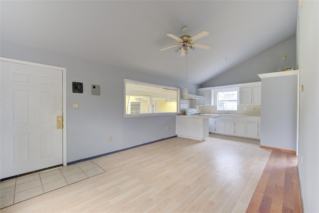 10717 Pillot Street - Photo 2